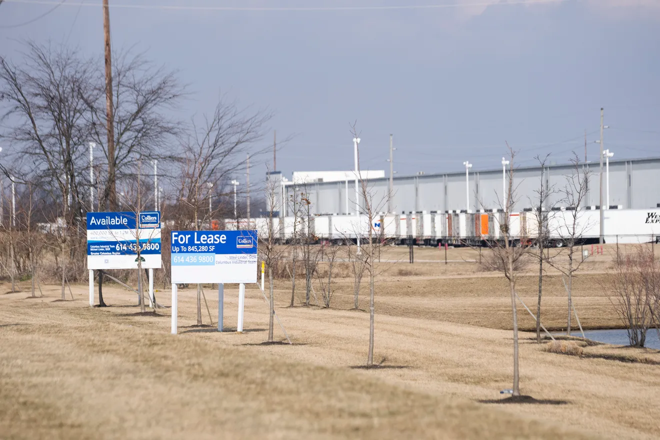 72717545007-ceb-big-box-0006