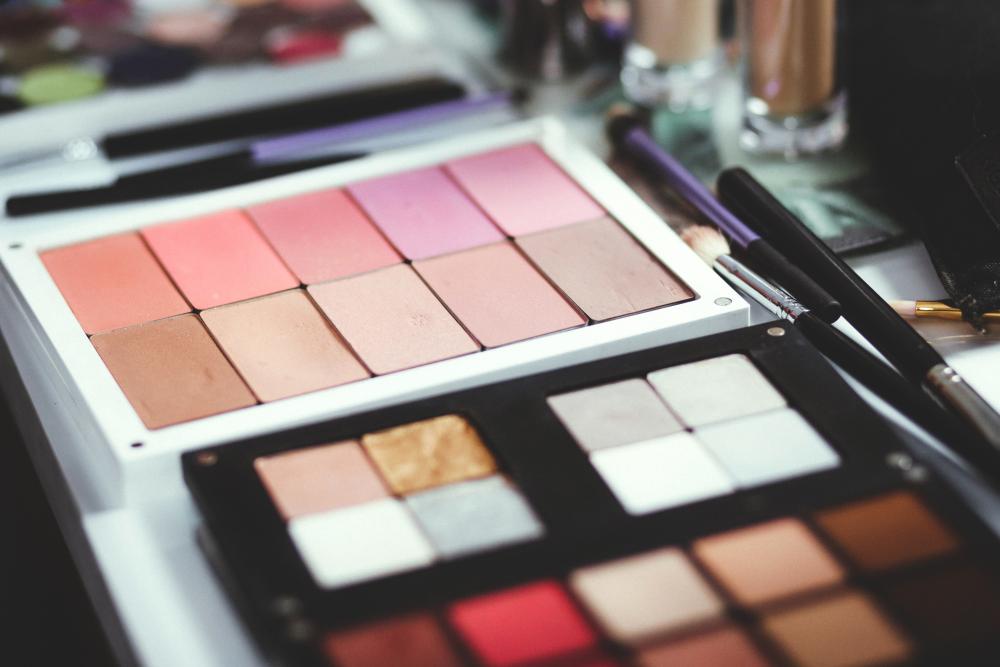 5 Things to Consider as You Outsource Your Cosmetics Supply Chain
